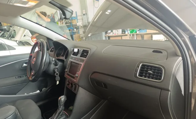 Changement d'un évaporateur de climatisation sur une Volkswagen polo, Croissy-sur-Seine, Garage du Roi