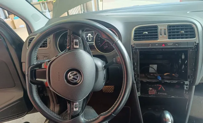 Changement d'un évaporateur de climatisation sur une Volkswagen polo, Croissy-sur-Seine, Garage du Roi